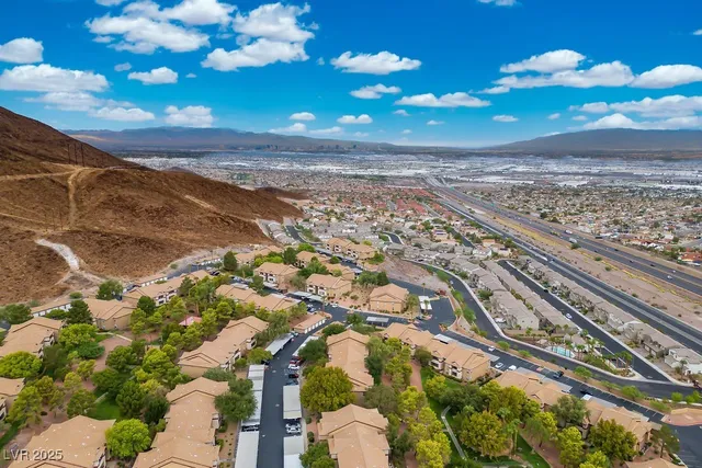 $1,395 | 231 West Horizon Ridge Parkway, Unit 728, Henderson, NV 89012