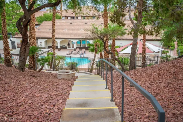 $1,395 | 231 West Horizon Ridge Parkway, Unit 728, Henderson, NV 89012