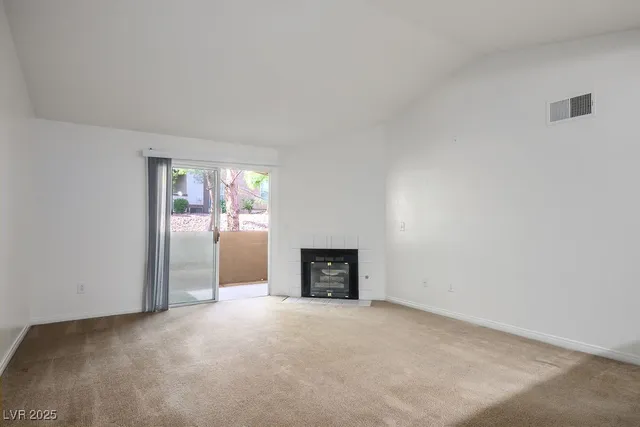 $1,395 | 231 West Horizon Ridge Parkway, Unit 728, Henderson, NV 89012
