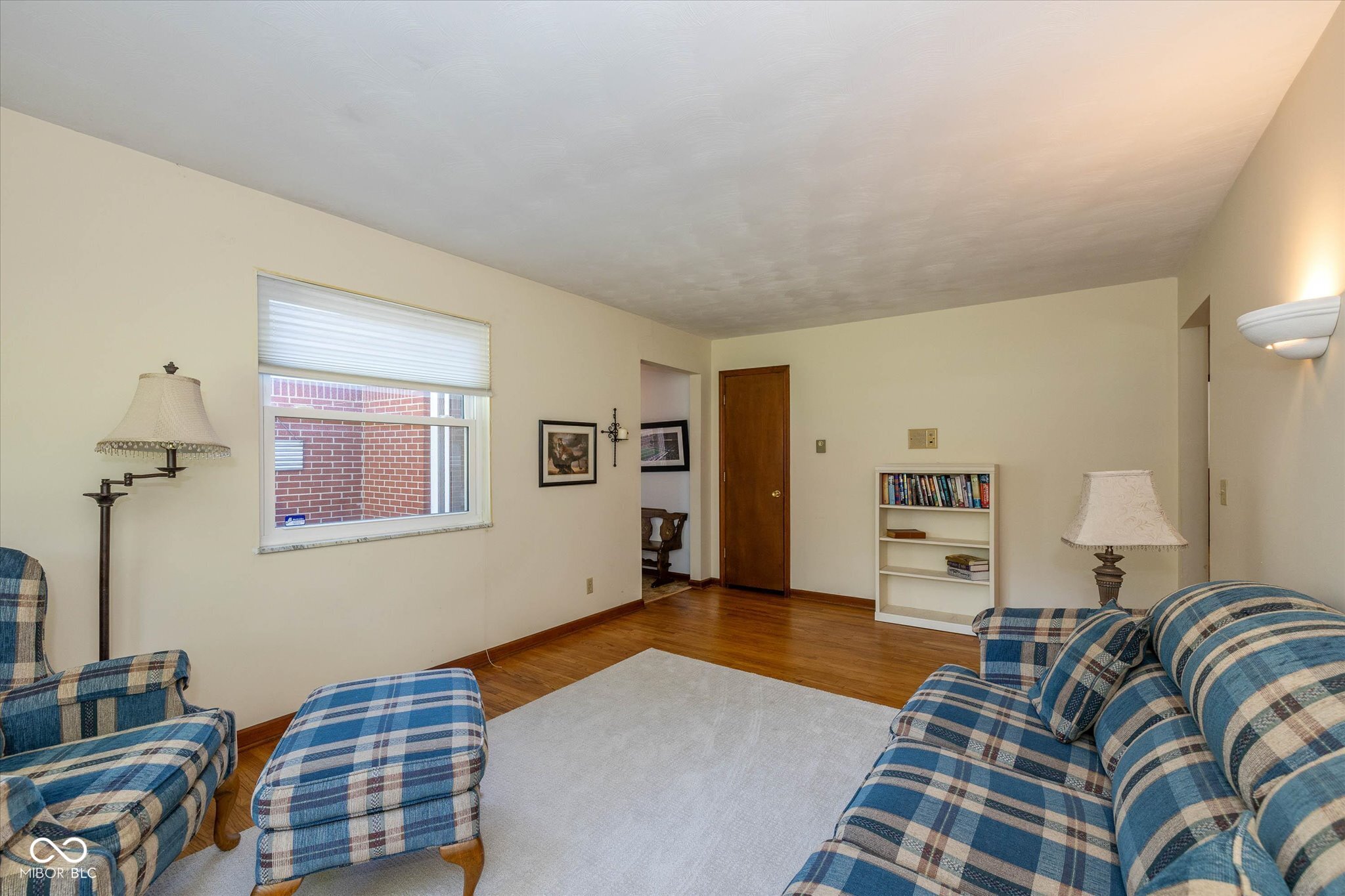 1036 North Cumberland Road Indianapolis, IN 46229 - Photo 4 of 25 Gallery Image 4