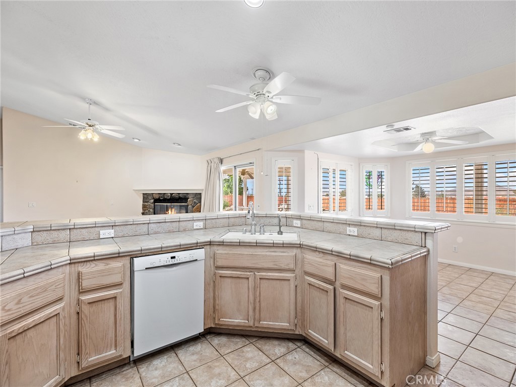 16992 Joshua Road Apple Valley, CA 92307 - Photo 19 of 57