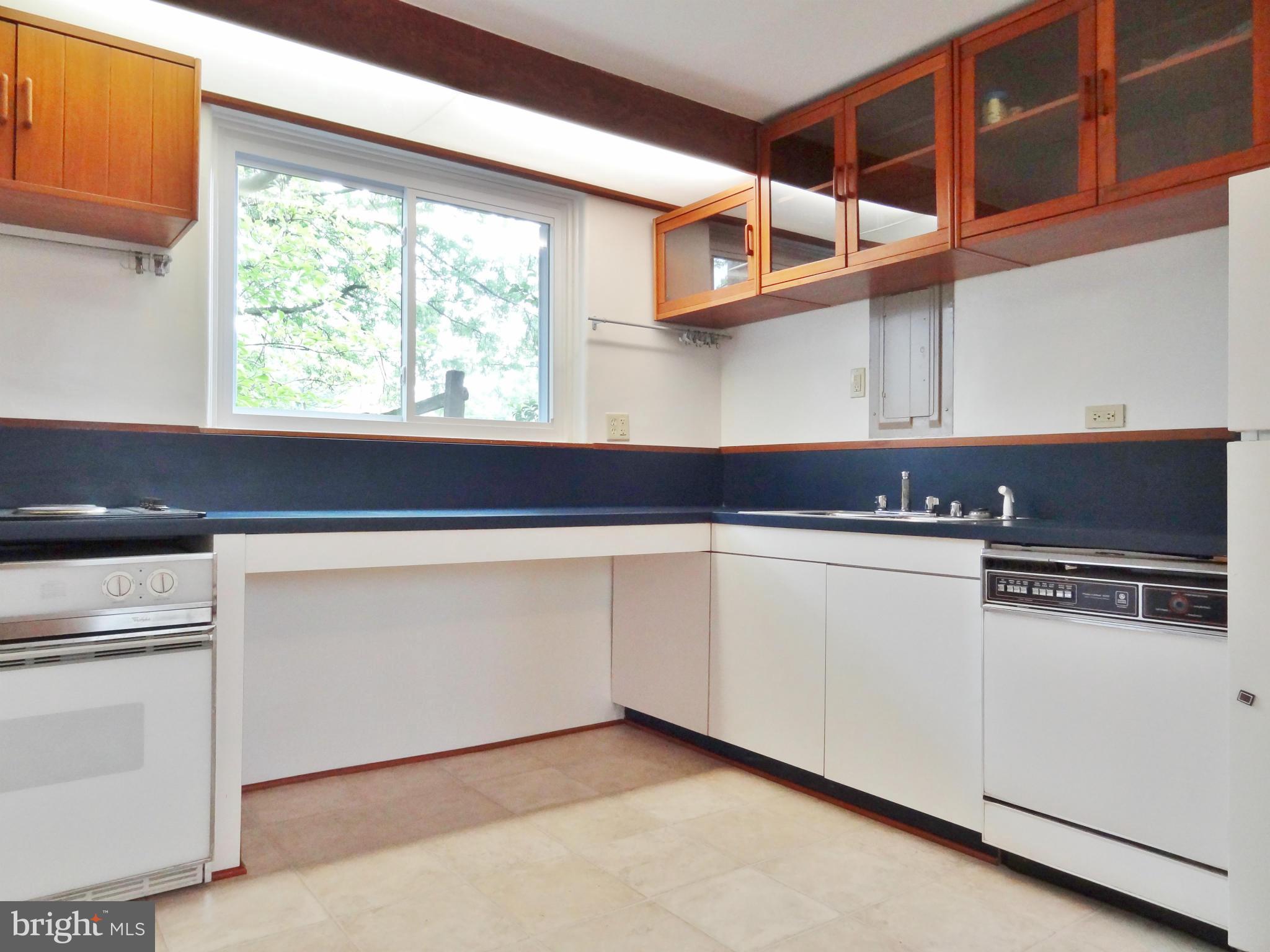 17 Ridge Road, Unit G Greenbelt, MD 20770 - Photo 2 of 16 Kitchen