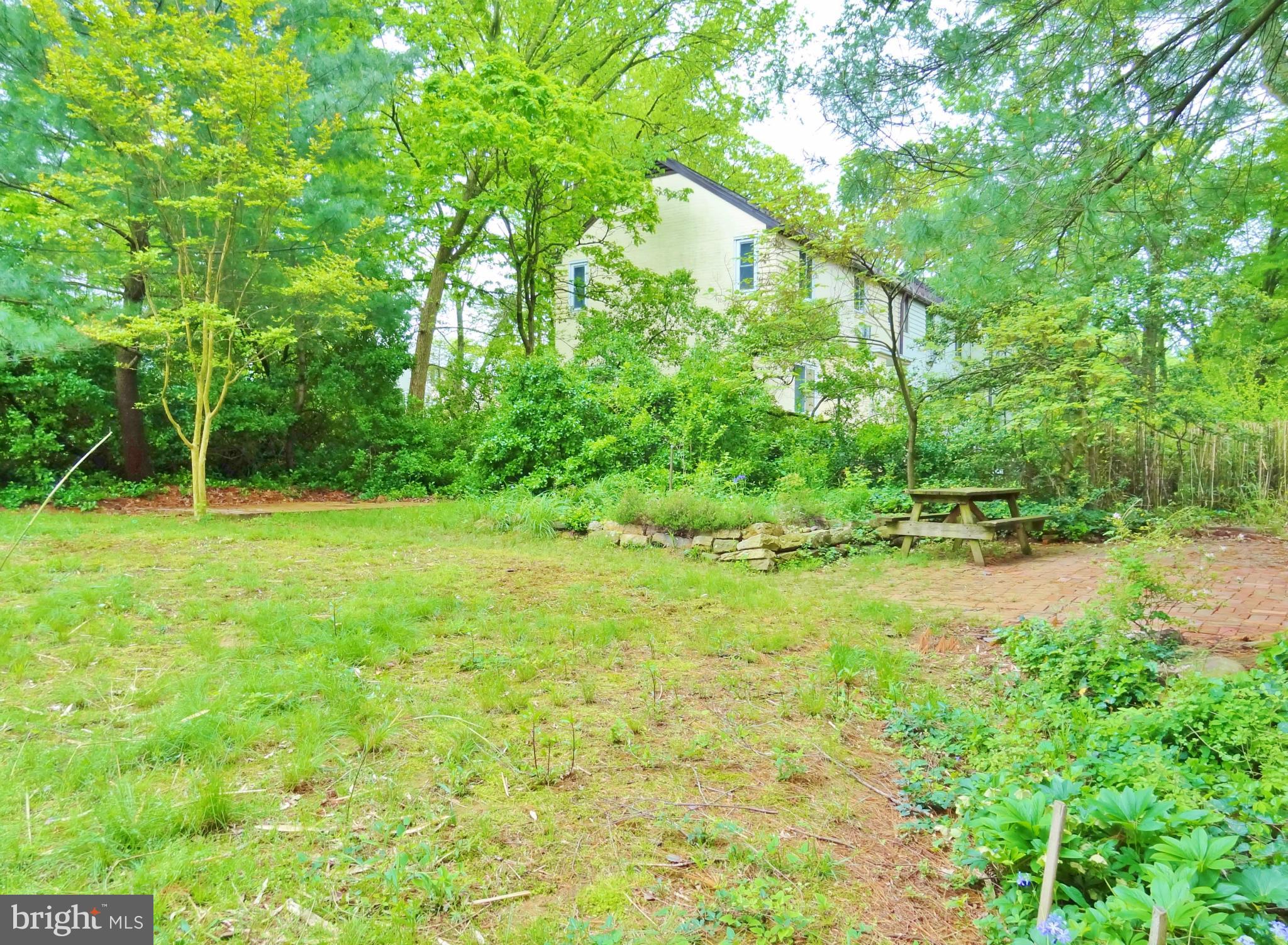 17 Ridge Road, Unit G Greenbelt, MD 20770 - Photo 15 of 16 Side Yard