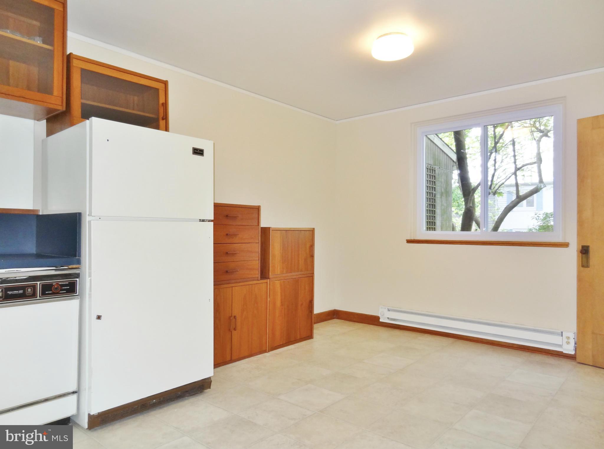 17 Ridge Road, Unit G Greenbelt, MD 20770 - Photo 9 of 16 Dining Area