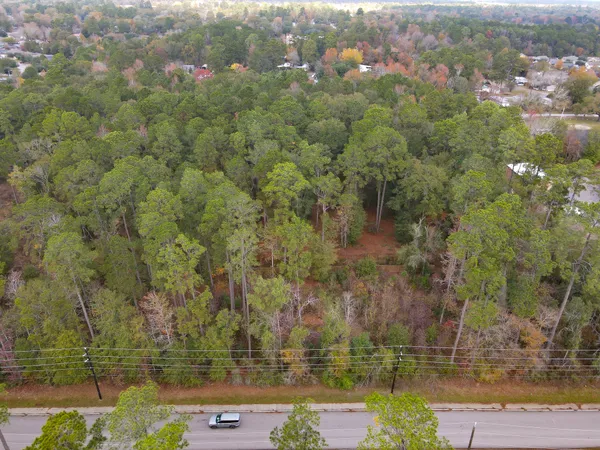 a view of a lake with houses