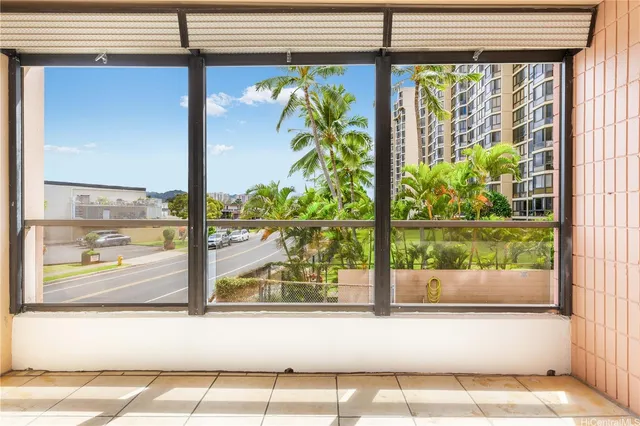 a view of window in the room