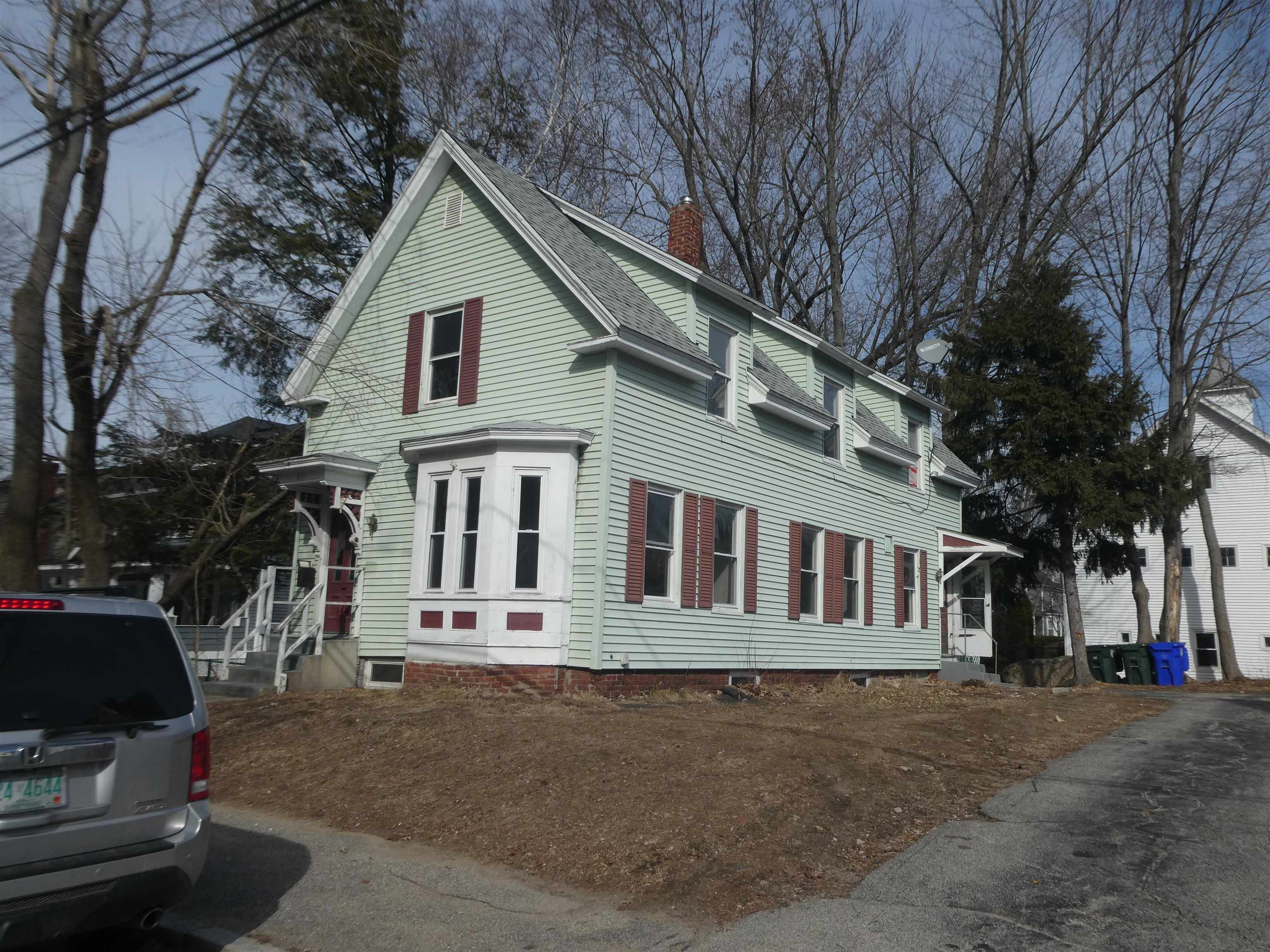 831 Chestnut Street Manchester, NH 03104 - Photo 1 of 28 Gallery Image 1