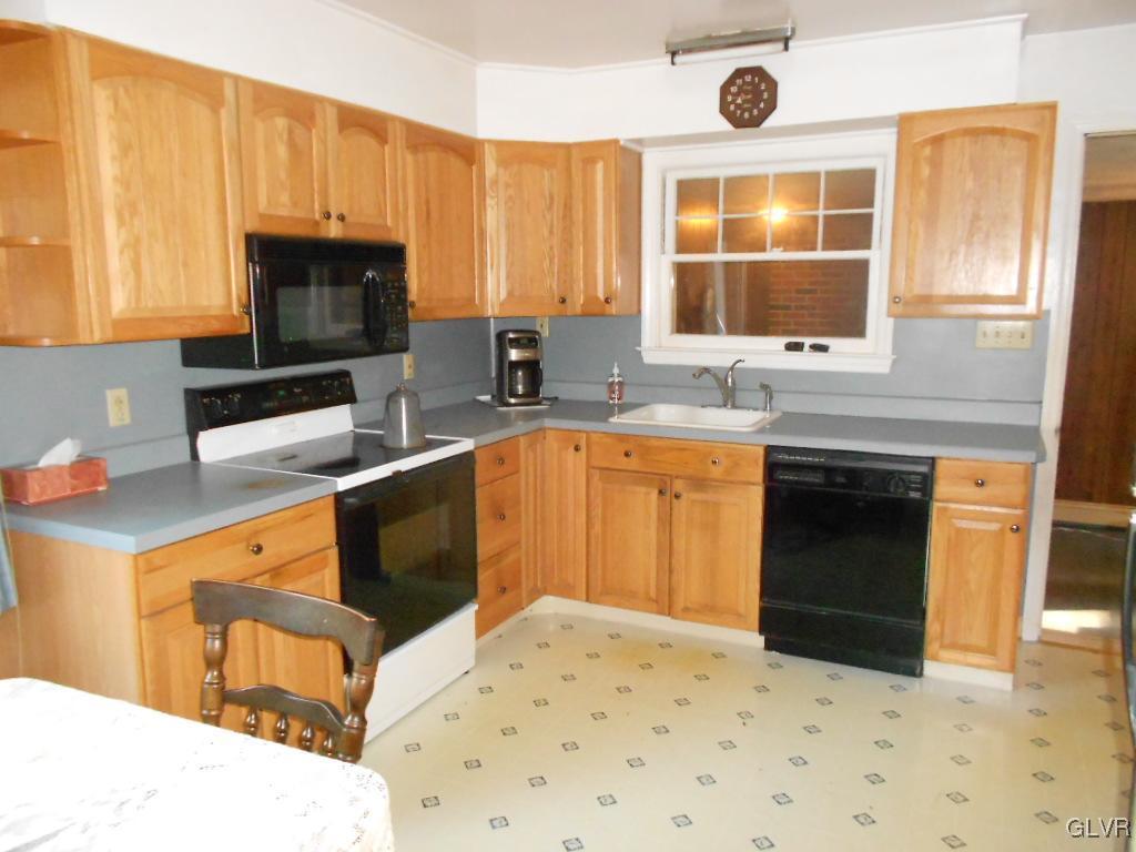 1271 Spring Valley Road Bethlehem, PA 18015 - Photo 16 of 33 Gallery Image 16