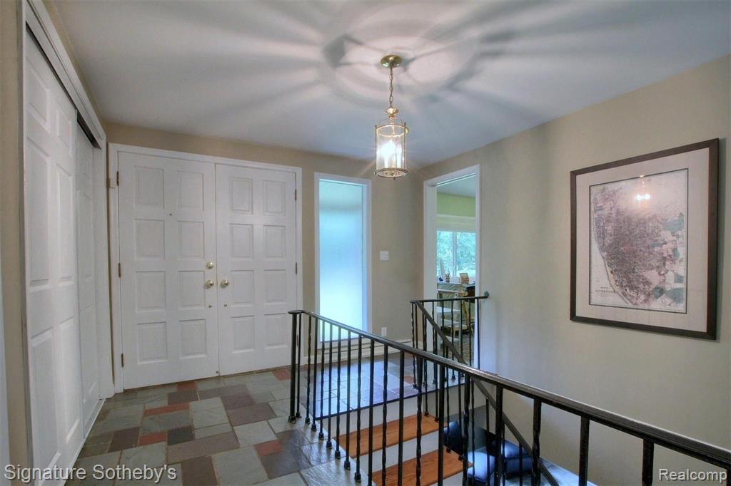 1731 Lone Pine Road Bloomfield Hills, MI 48302 - Photo 4 of 38