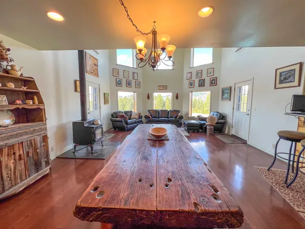 $819,000 | 719 Deer Meadow Way, Kettle Falls, WA 99141