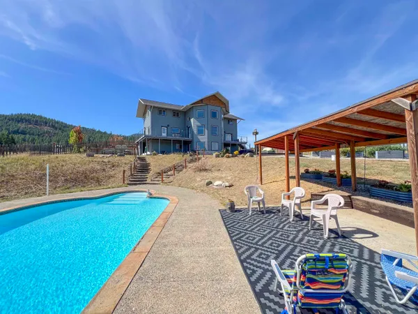 $819,000 | 719 Deer Meadow Way, Kettle Falls, WA 99141