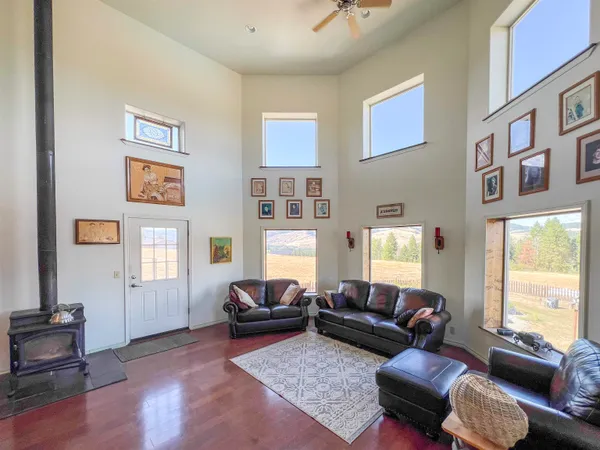 $819,000 | 719 Deer Meadow Way, Kettle Falls, WA 99141