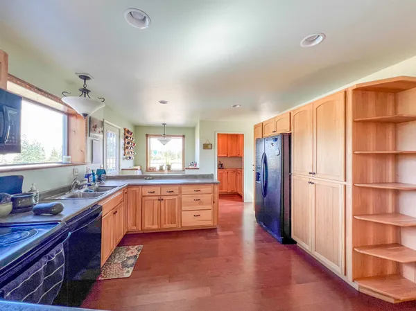 $819,000 | 719 Deer Meadow Way, Kettle Falls, WA 99141