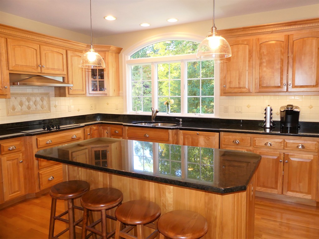35 Thistle Road North Andover, MA 01845 - Photo 9 of 30 Gallery Image 9
