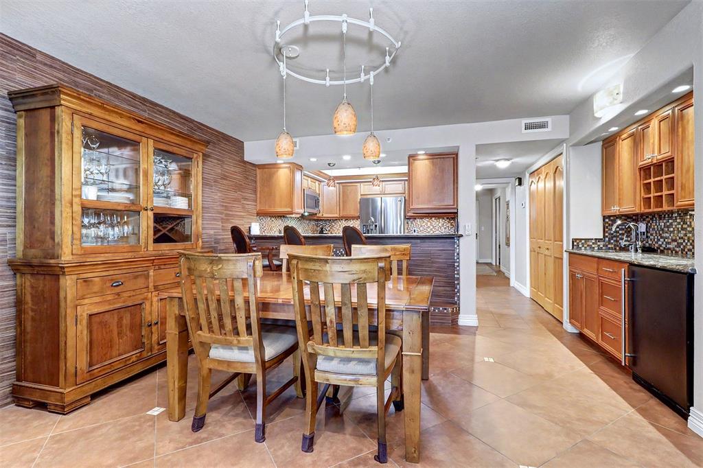 2504 Gulf Boulevard, Unit 304 Indian Rocks Beach, FL 33785 - Photo 27 of 58