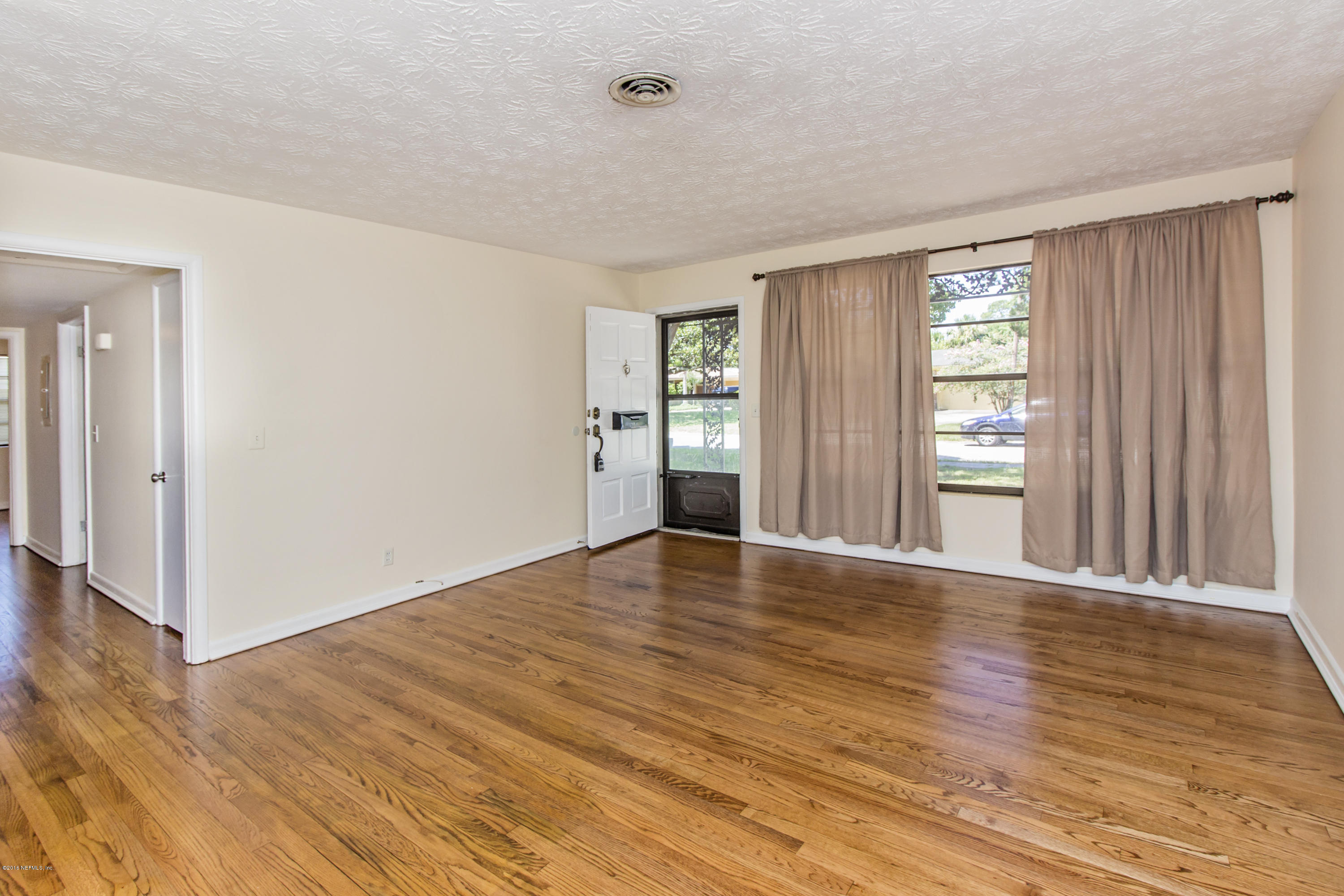 4159 Marianna Road Jacksonville, FL 32217 - Photo 7 of 25 020_Living Room