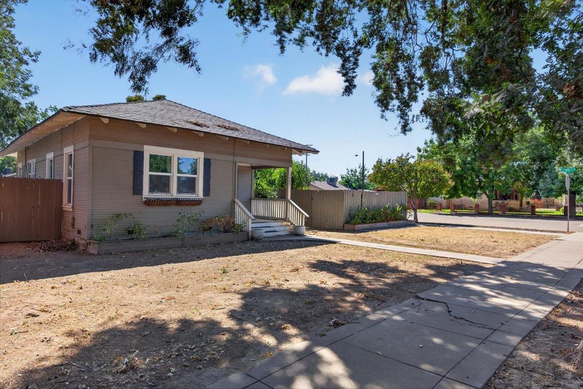 1407 E Street Reedley, CA 93654 - Photo 25 of 32