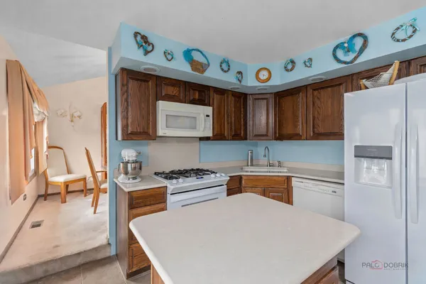 $489,900 | 1124 Anvil Court, Addison, IL 60101