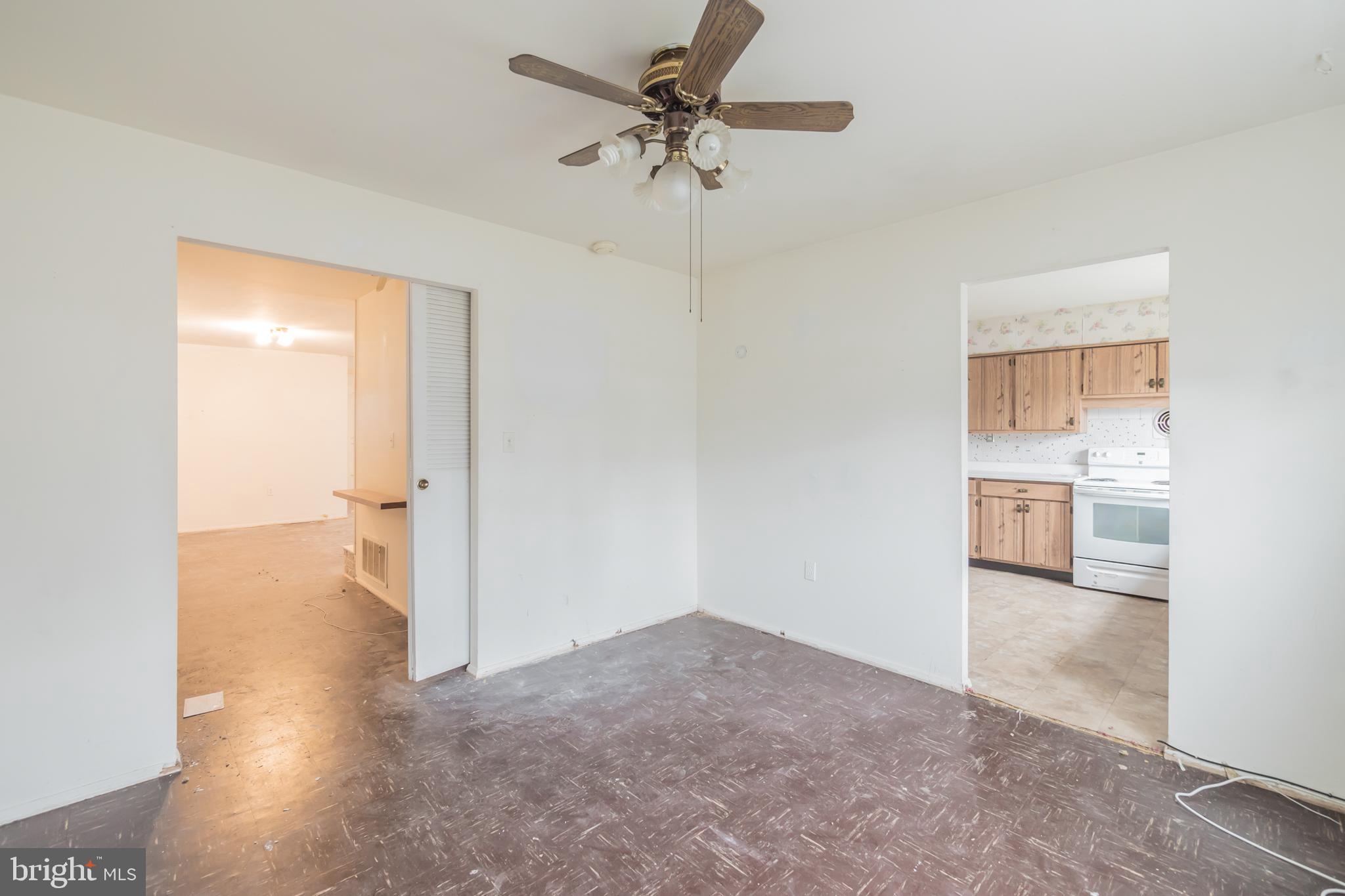 1702 Chesterton Road Baltimore, MD 21244 - Photo 4 of 25