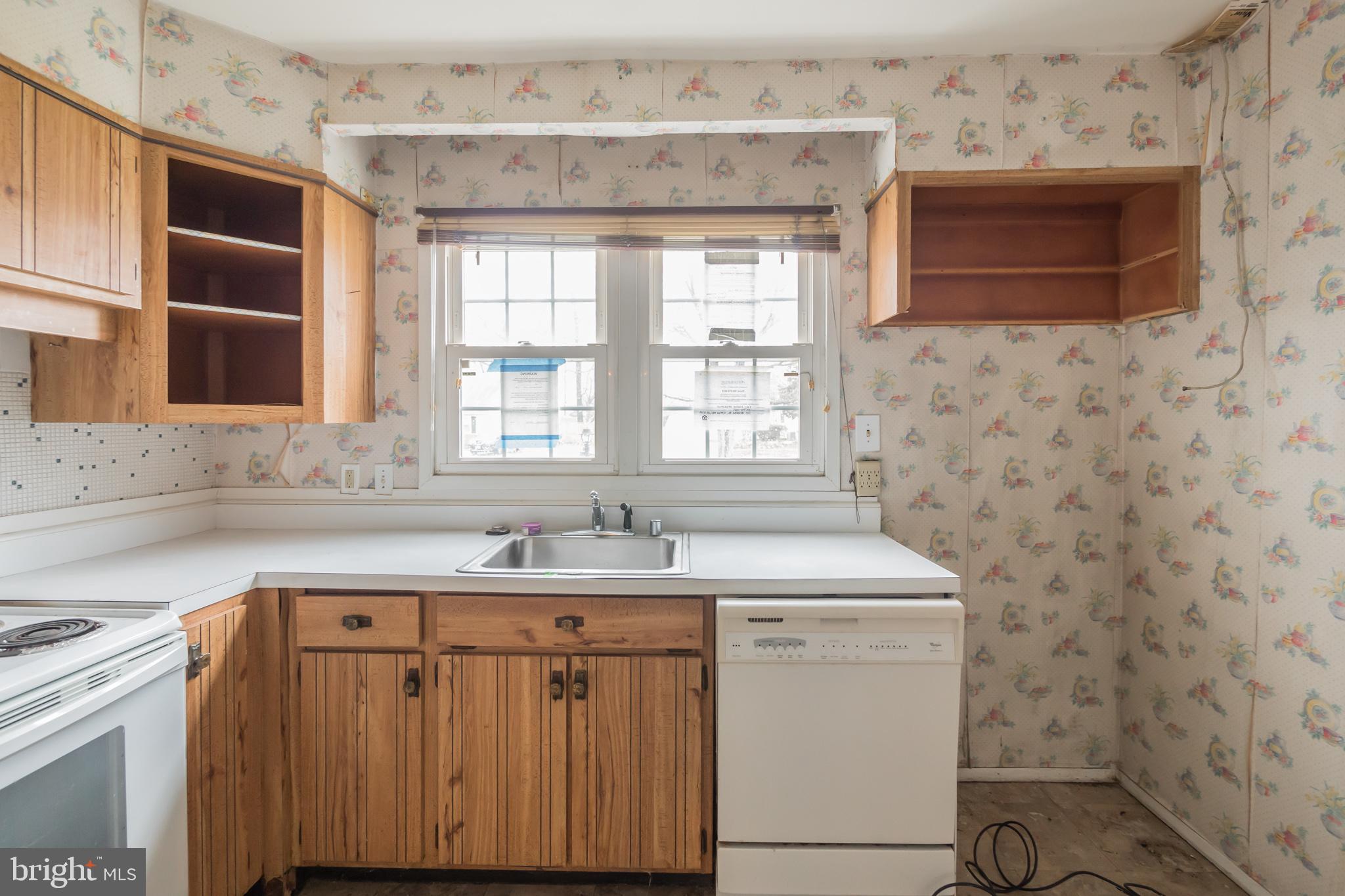 1702 Chesterton Road Baltimore, MD 21244 - Photo 7 of 25