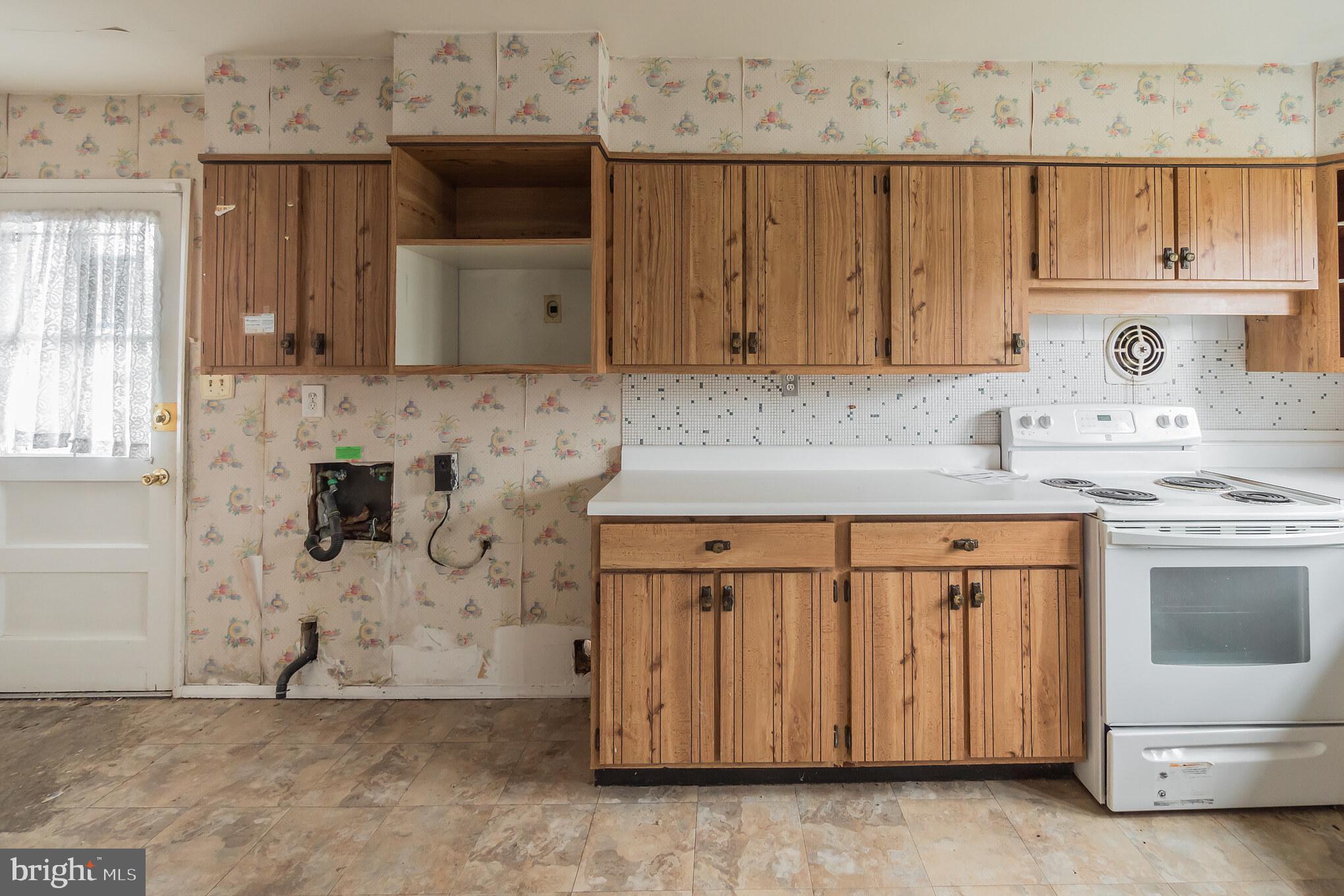 1702 Chesterton Road Baltimore, MD 21244 - Photo 8 of 25