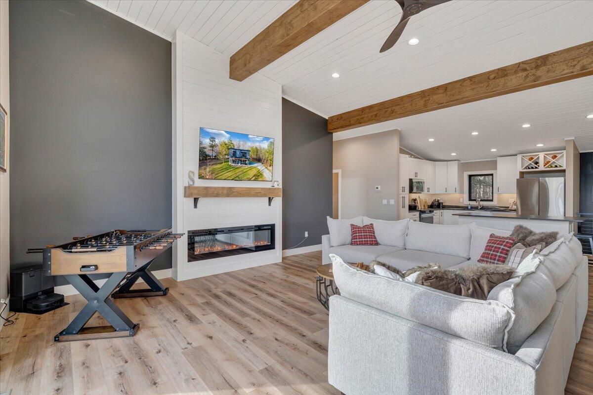 5 Reserve Road Moneta, VA 24121 - Photo 26 of 95 a living room with furniture and kitchen view