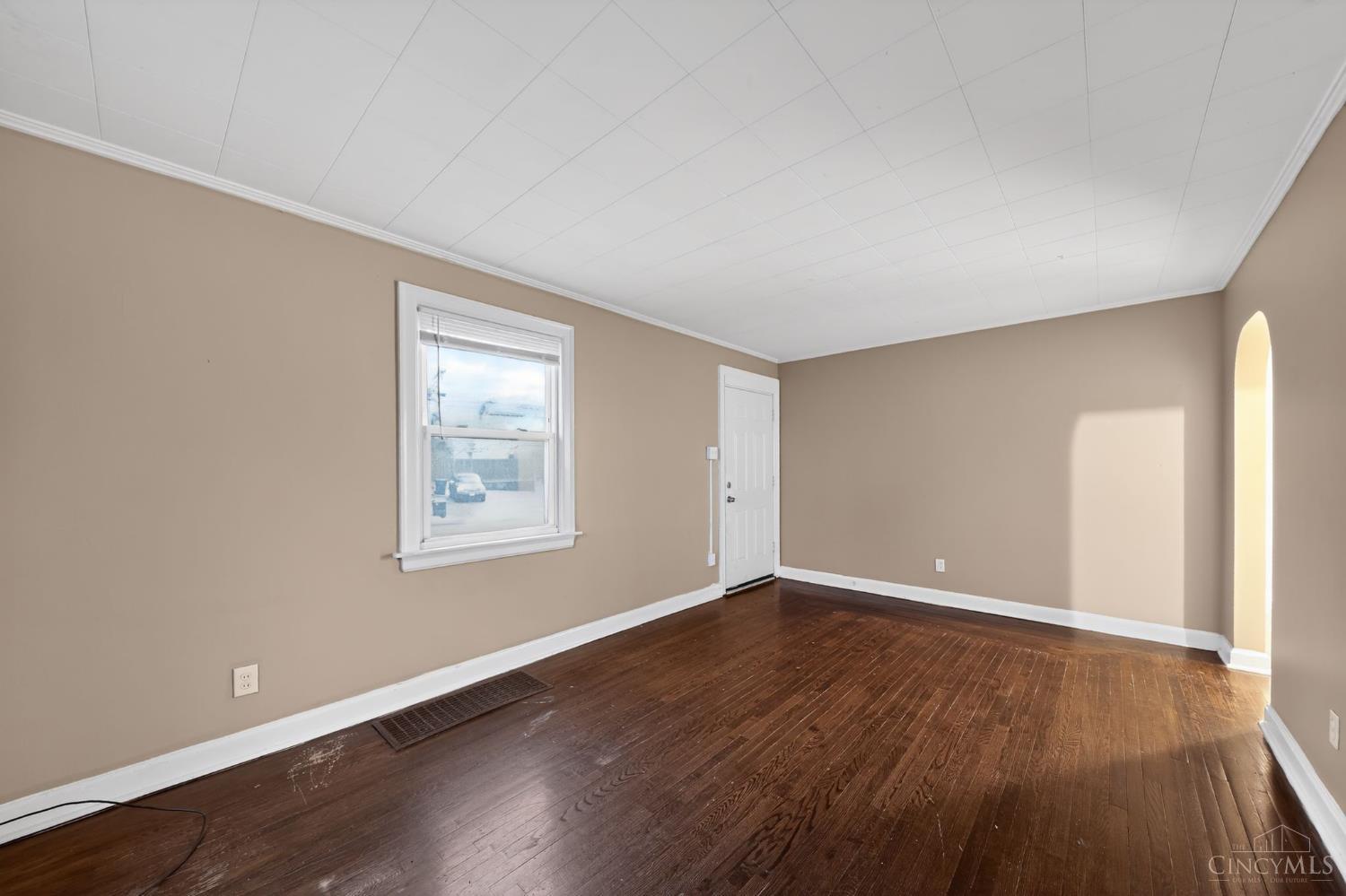 1166 Groesbeck Road Cincinnati, OH 45224 - Photo 13 of 33