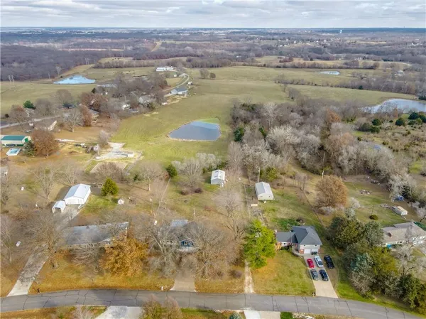 $450,000 | 14655 Gale Road, Smithville, MO 64089