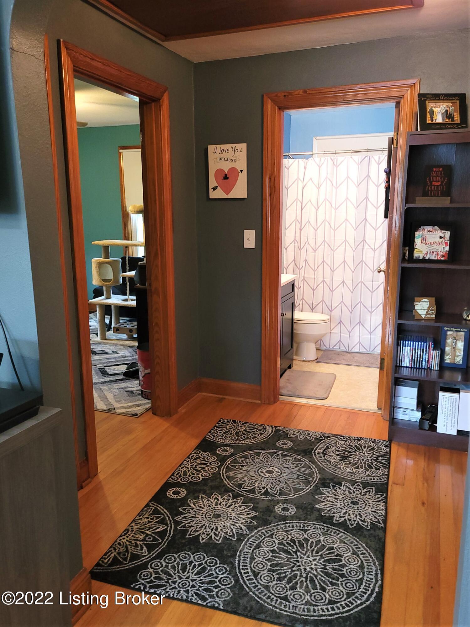 4907 Maryman Road Louisville, KY 40258 - Photo 24 of 42 Hallway is large enough for a small desk & office!