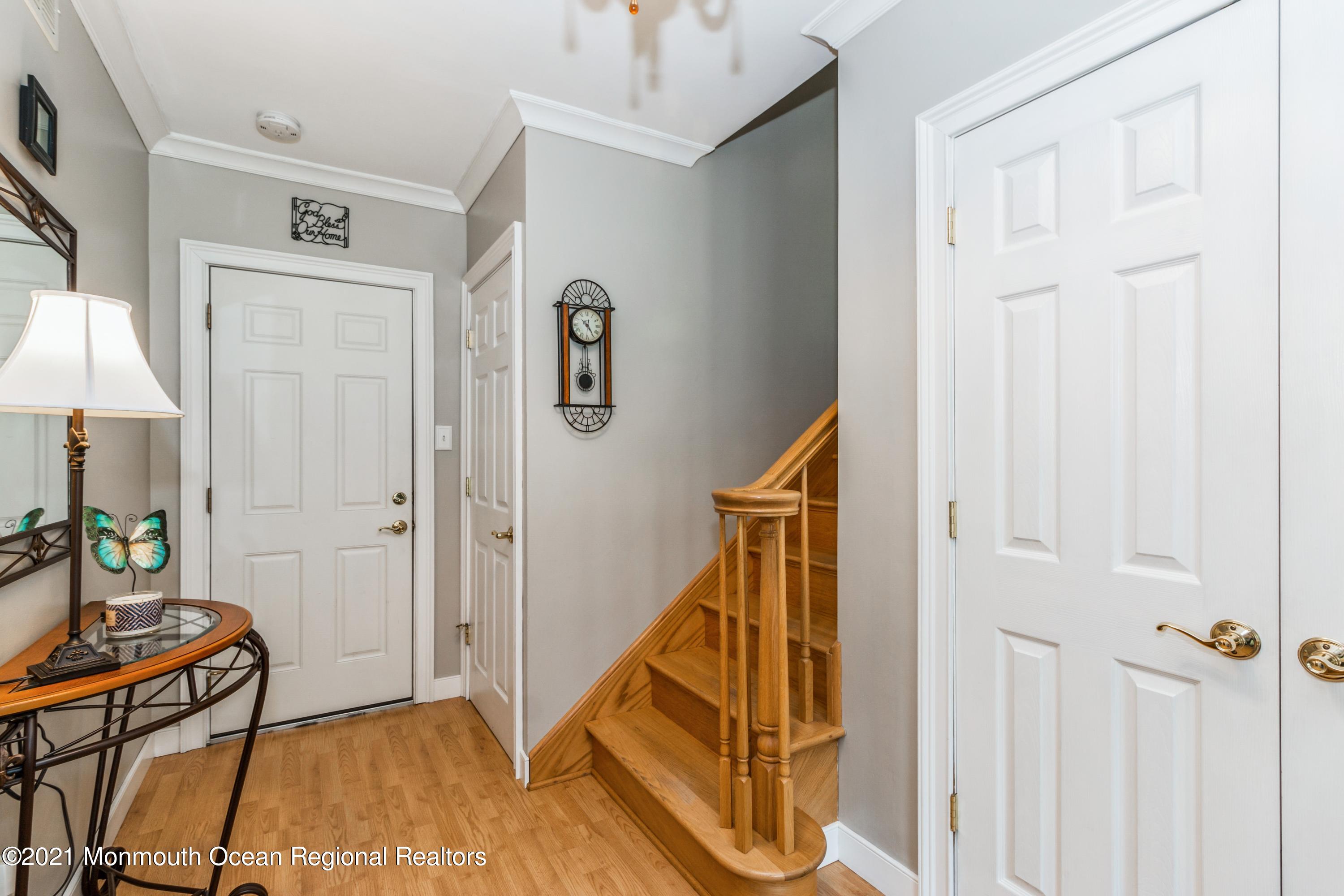 258 Sunnybrook Road Jackson, NJ 08527 - Photo 3 of 20 a view of a hallway with workspace