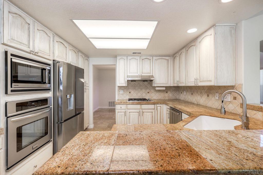 1073 Torrey Pines Road Chula Vista, CA 91915 - Photo 7 of 24