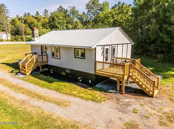 $289,900 | 1728 North Shore Road, Hadley, NY 12835