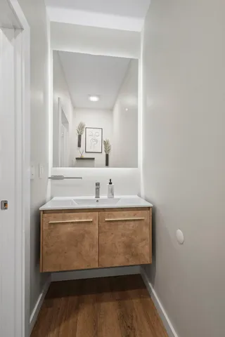 a view of utility room