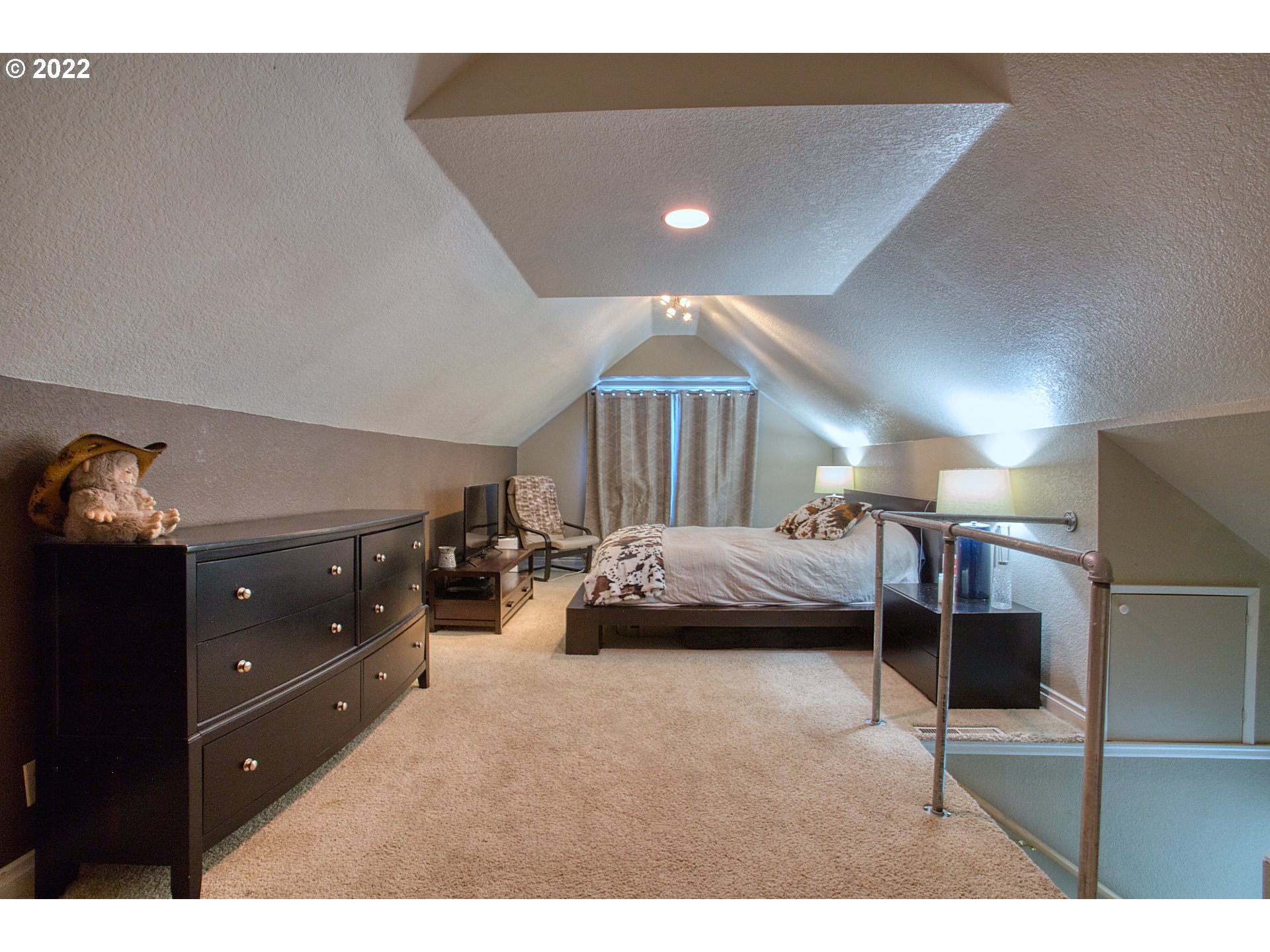 3218 Southwest Huber Street Portland, OR 97219 - Photo 18 of 26 Gallery Image 18