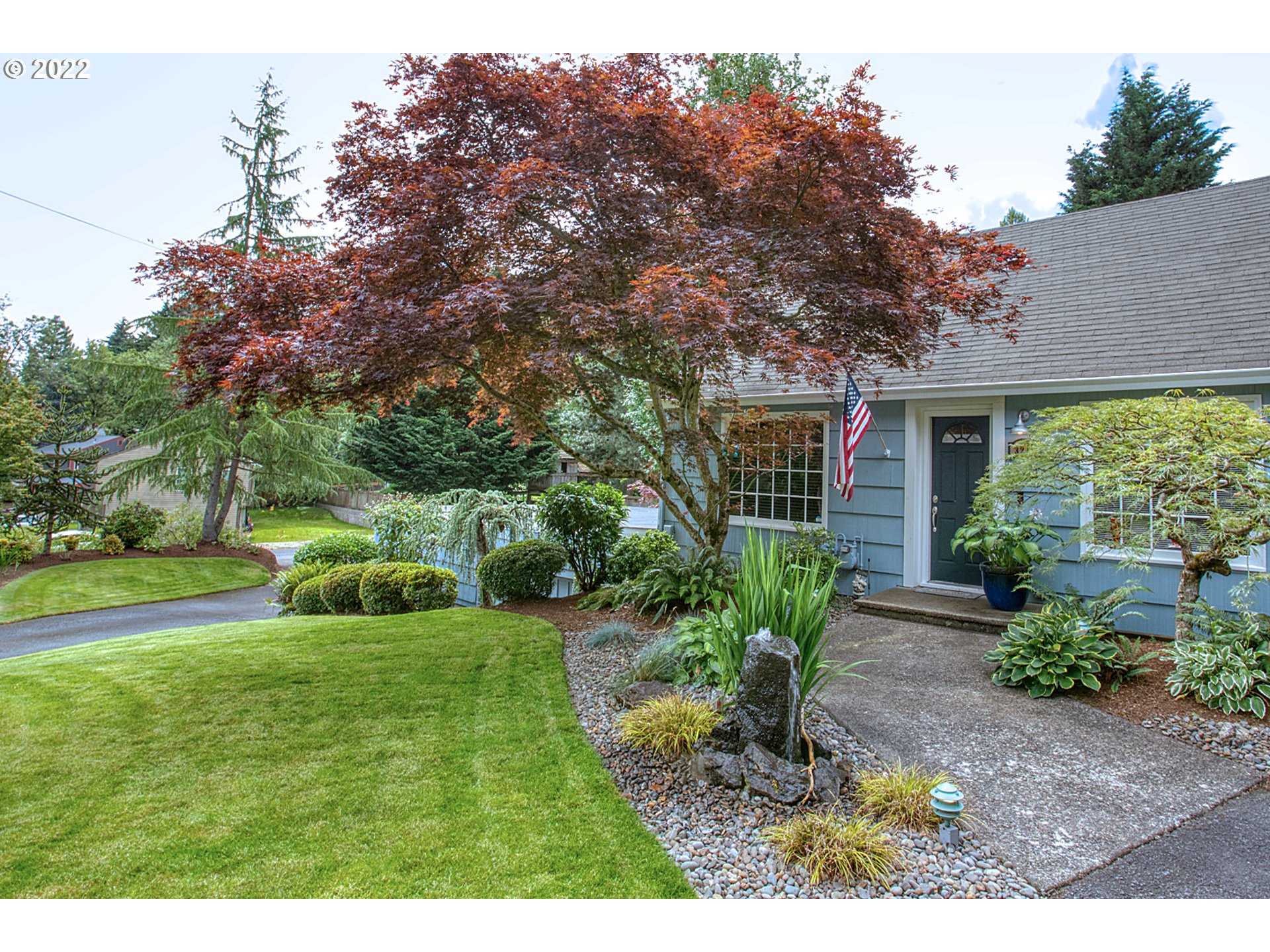 3218 Southwest Huber Street Portland, OR 97219 - Photo 2 of 26 Gallery Image 2