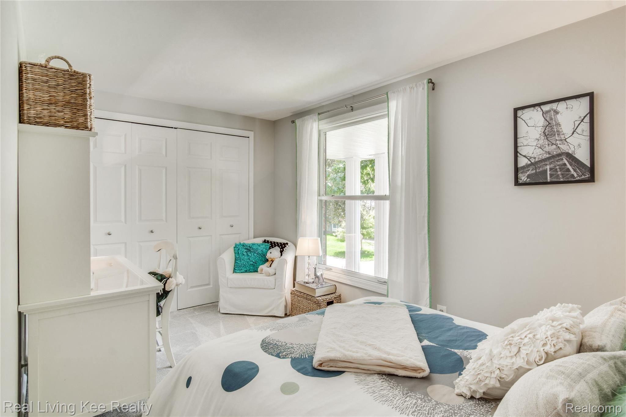 1635 North Kilburn Road Rochester, MI 48306 - Photo 35 of 62 Interiors (30 of 47).jpg