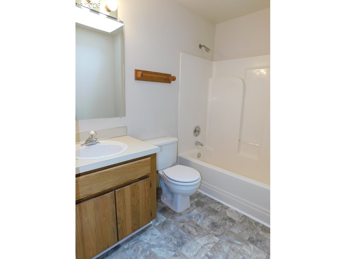 255 D Street Vernonia, OR 97064 - Photo 20 of 39 Bathroom