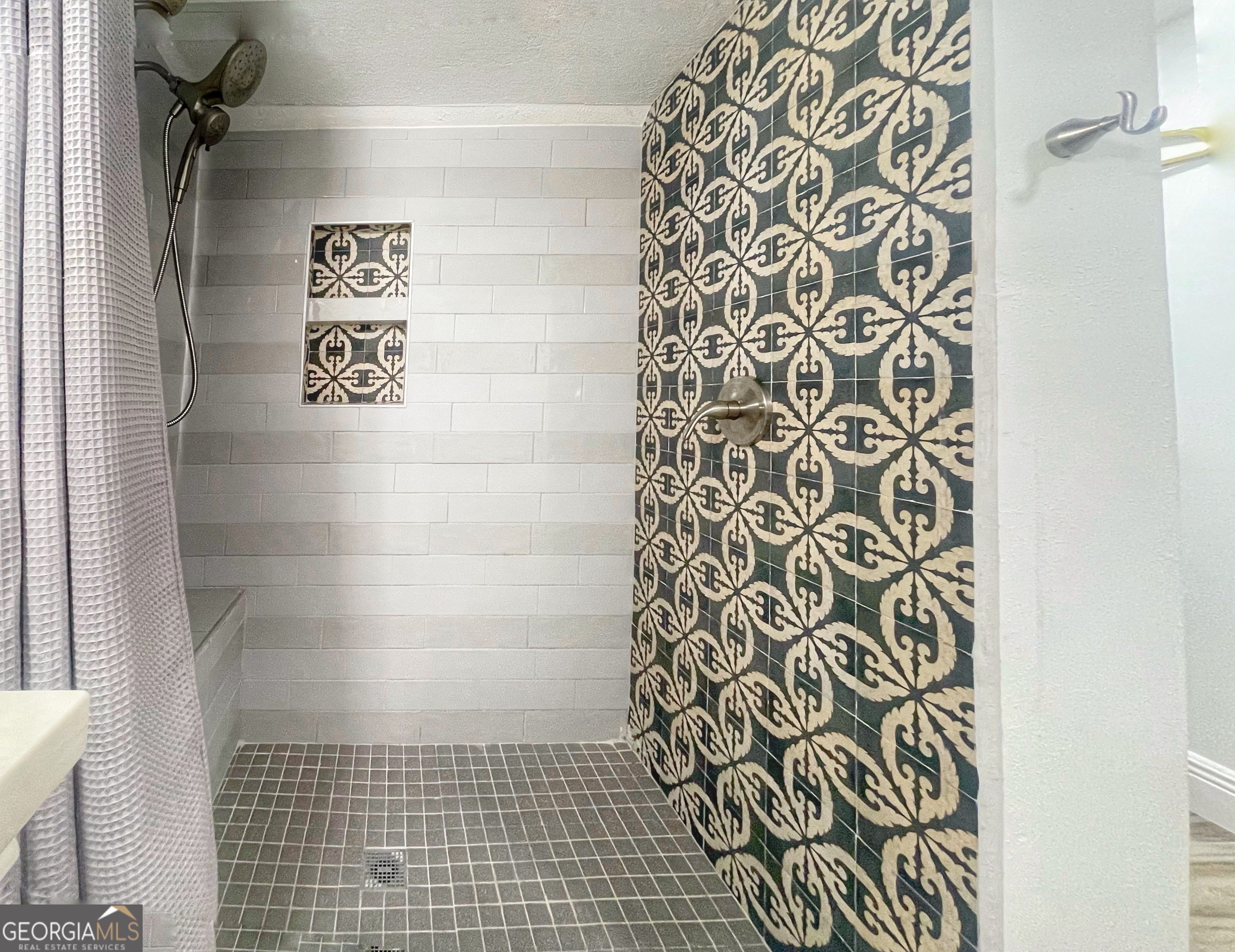 141 Edgewater Drive Eatonton, GA 31024 - Photo 53 of 85 a bathroom with a shower