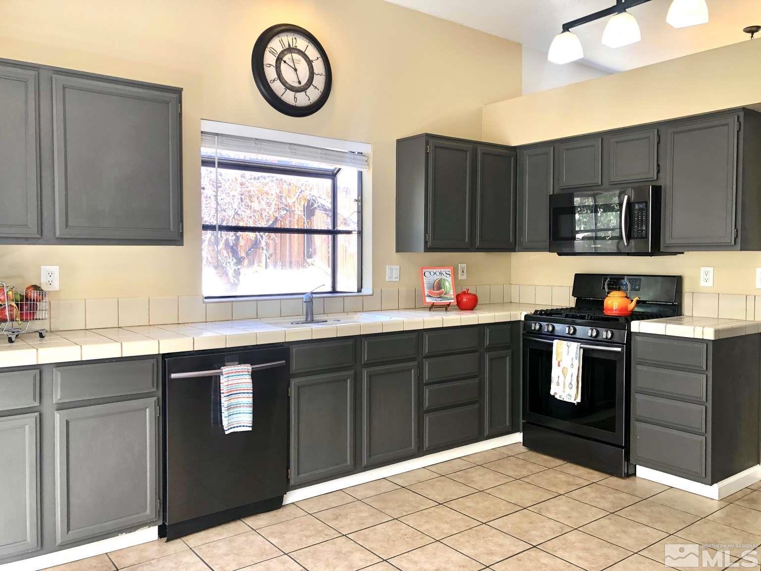 5246 Simons Drive Reno, NV 89523 - Photo 7 of 23 Photo 7