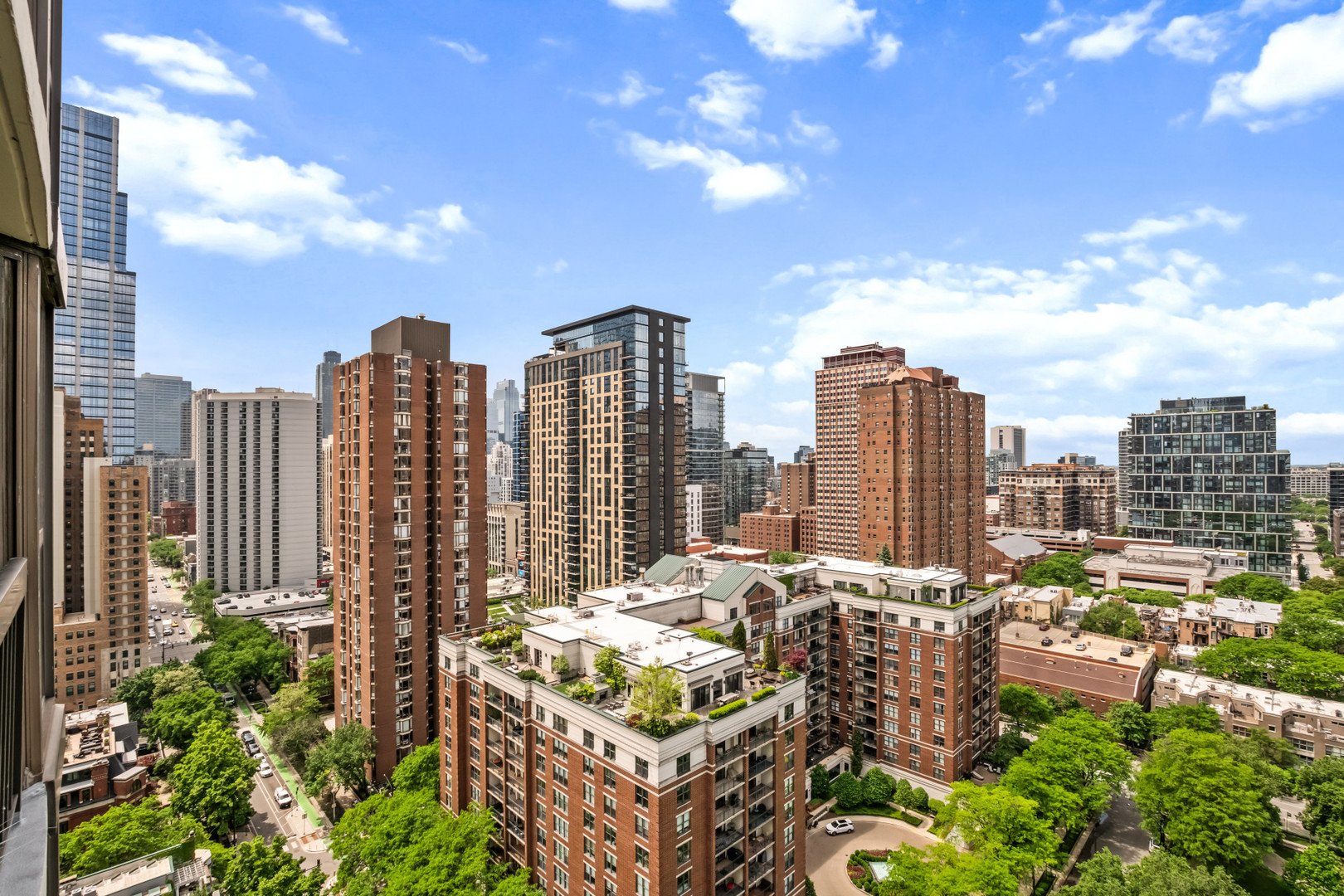 33 West Delaware Place, Unit 22J Chicago, IL 60610 - Photo 12 of 15