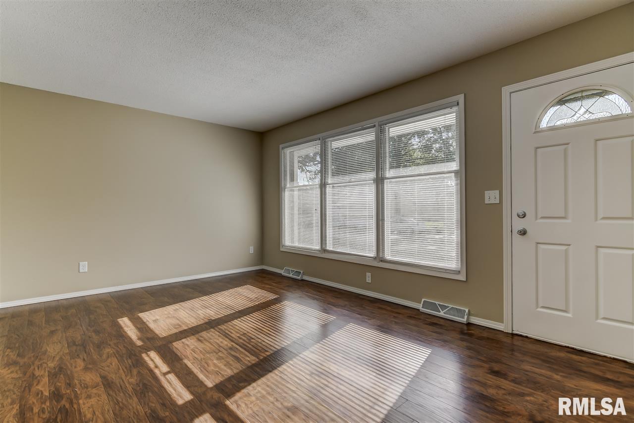 1904 North 23rd Street Springfield, IL 62702 - Photo 2 of 21