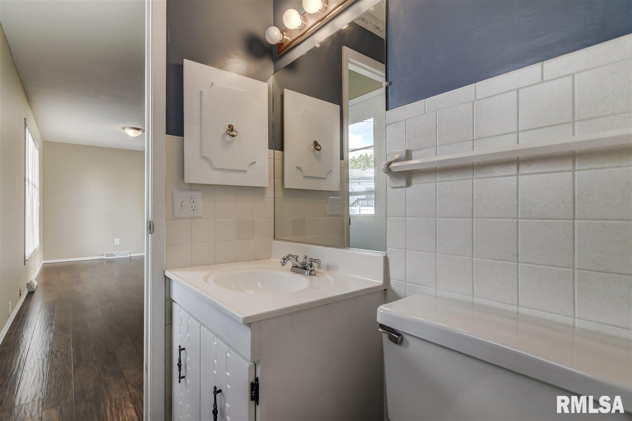 1904 North 23rd Street Springfield, IL 62702 - Photo 8 of 21