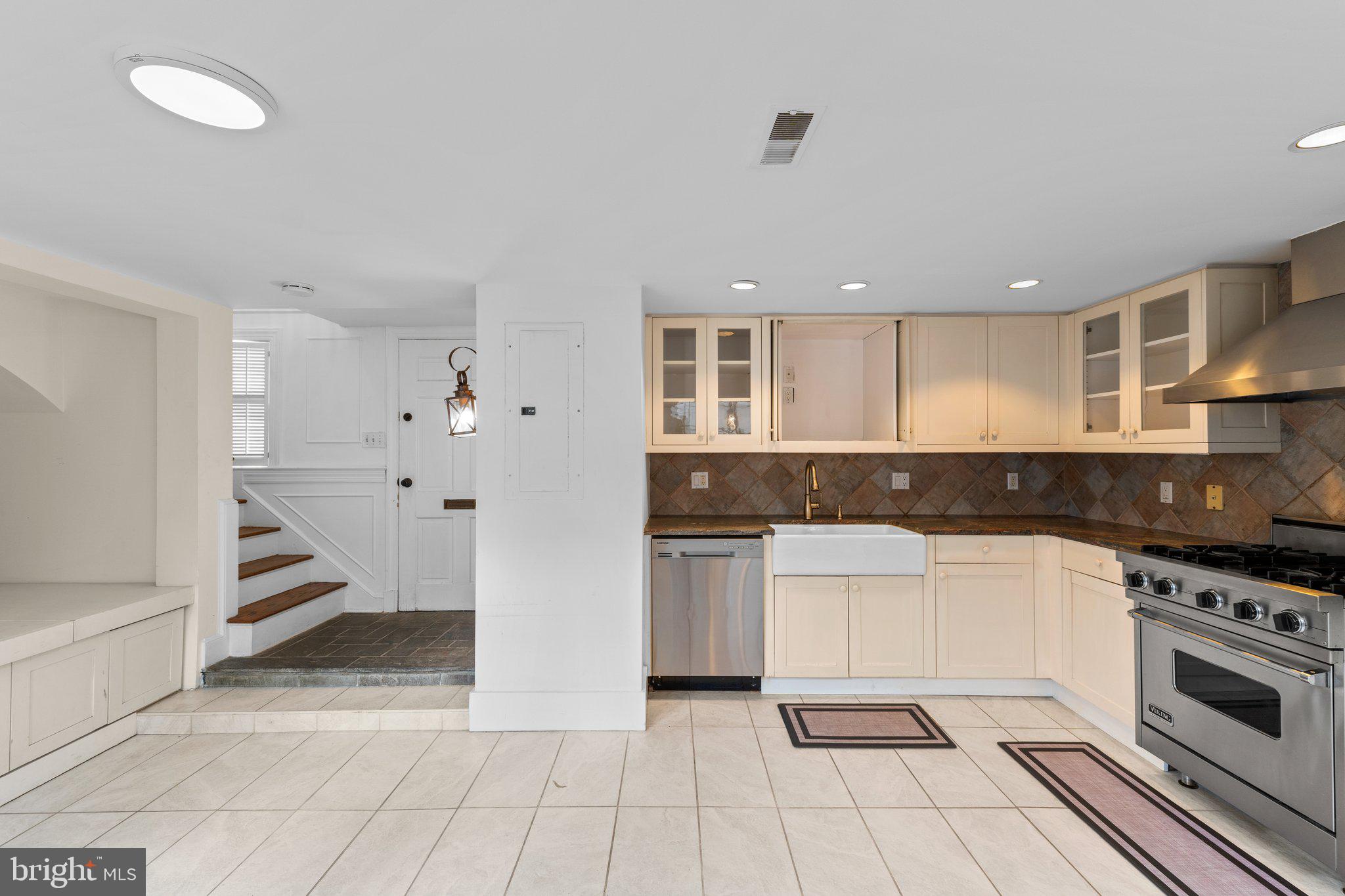 3341 Dent Place Northwest Washington, DC 20007 - Photo 9 of 30