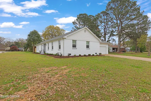 $319,900 | 166 Skyridge Drive, Jackson, TN 38305