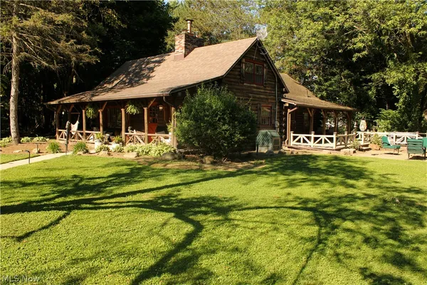$425,000 | 10566 Clapsaddle Avenue Northeast, Alliance, OH 44601