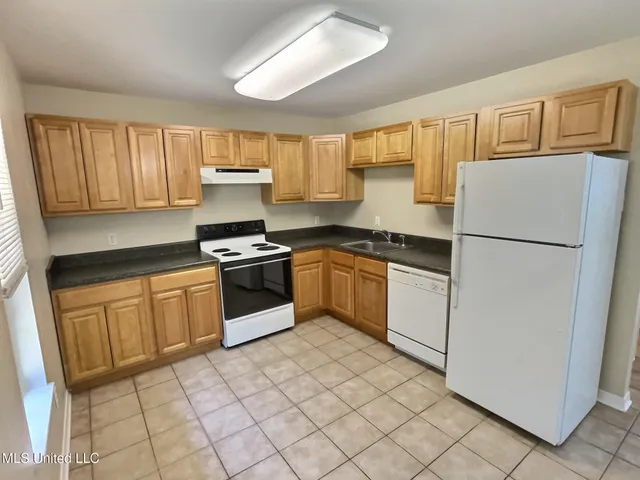 $950 | 318 Porter Avenue, Unit 103, Ocean Springs, MS 39564