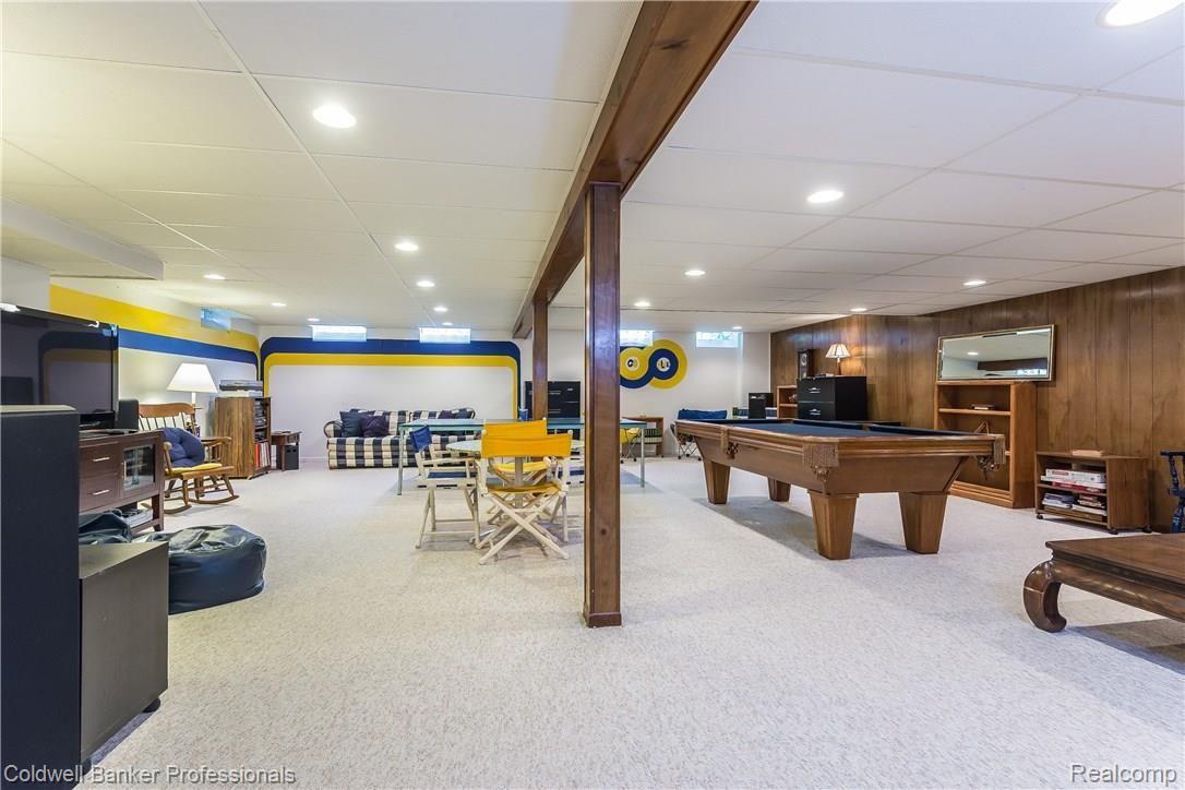 689 Lynndale Court Rochester, MI 48309 - Photo 25 of 34 Lots of Space for Everyone!