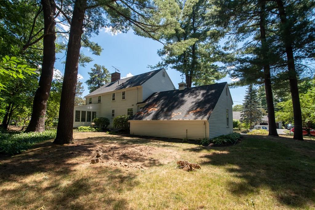 15 Olde Towne Road Lynnfield, MA 01940 - Photo 3 of 29 Gallery Image 3