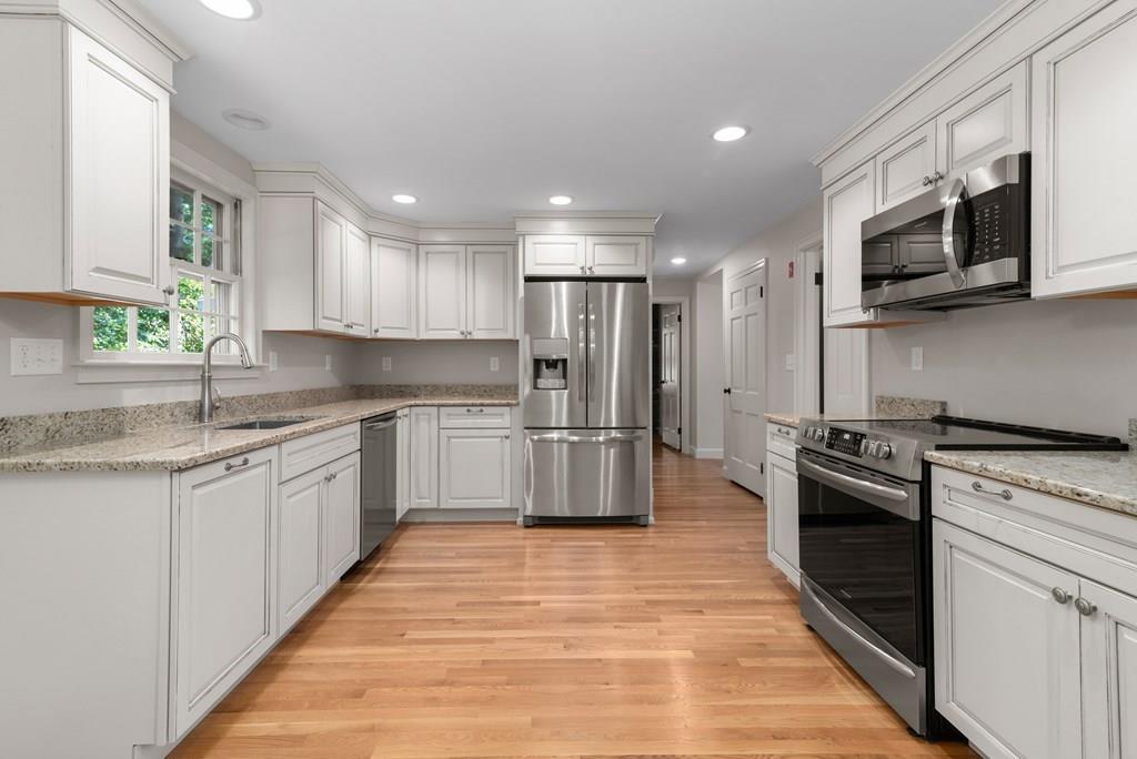 15 Olde Towne Road Lynnfield, MA 01940 - Photo 9 of 29 Gallery Image 9