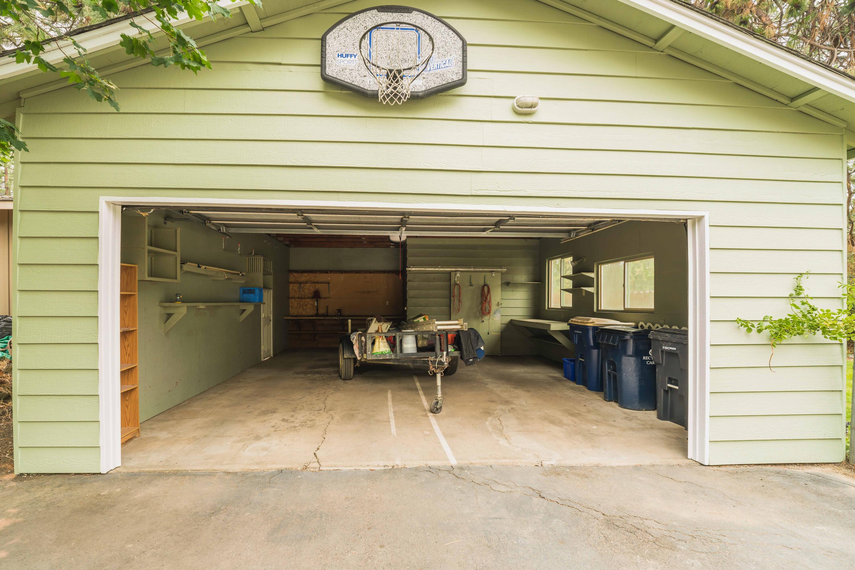 60973 Ridge Drive Bend, OR 97702 - Photo 27 of 31 Ridge Drive-27